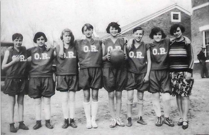 1930GirlsBasketbalOR